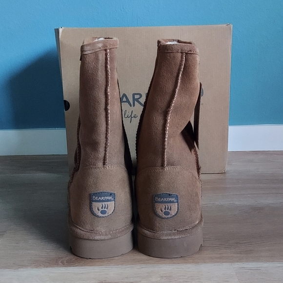 BEARPAW New Helen Short Sheepskin Boots - Hickory II - Picture 6 of 7
